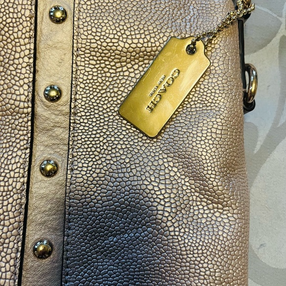 Coach Isabelle Leather bag crossbody! - Picture 2 of 9